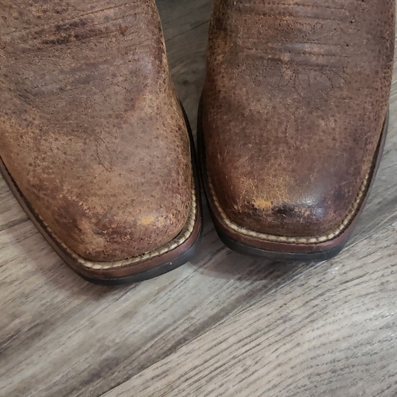 Boots - Picture 3 of 4